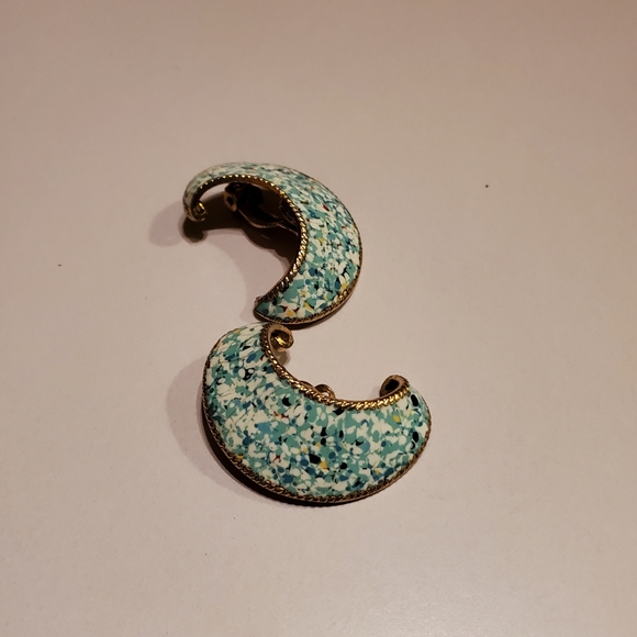 Karu Arke Jewelry Vintage Karu Arke Enamel Speckle Splatter Clip On